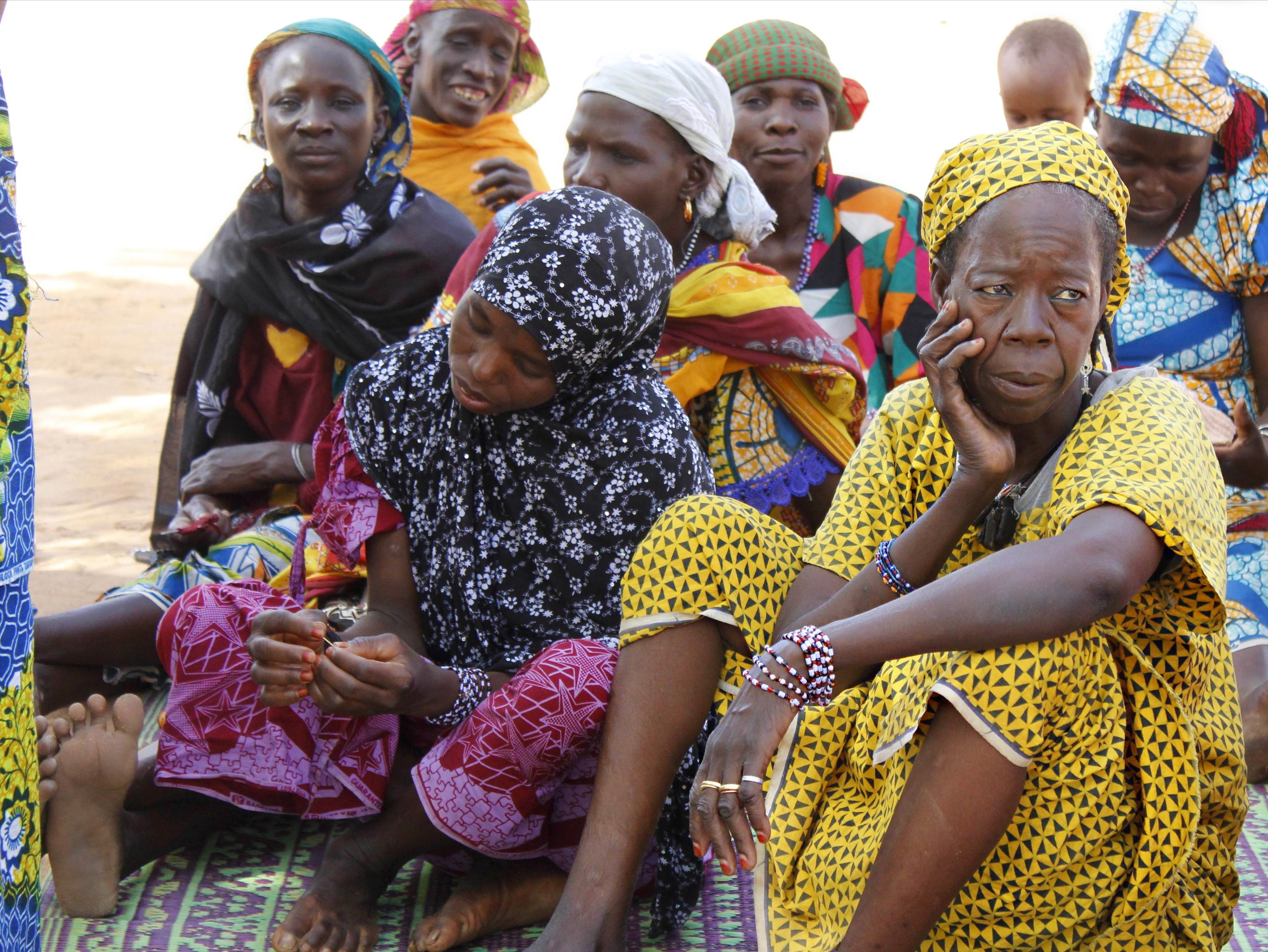 2_women waiting for treatment